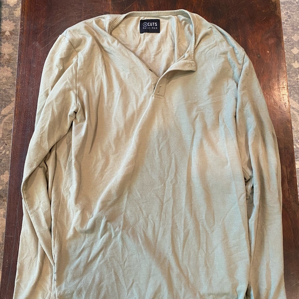 Cuts Clothing Men's Olive Henley